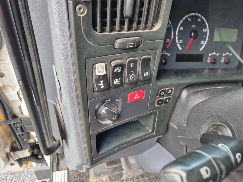 Tank truck for transportation of fuel Scania P270 FUEL / CARBURANT 14000L - 4 COMP: picture 11