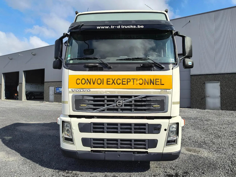 Volvo FH 13.520 6X2 - 90 TON - VOITH RETARDER - BIG AXLES - LIFTING AXLE - Tractor unit: picture 2 Volvo FH 13.520 6X2 - 90 TON - VOITH RETARDER - BIG AXLES - LIFTING AXLE - Tractor unit: picture 2
