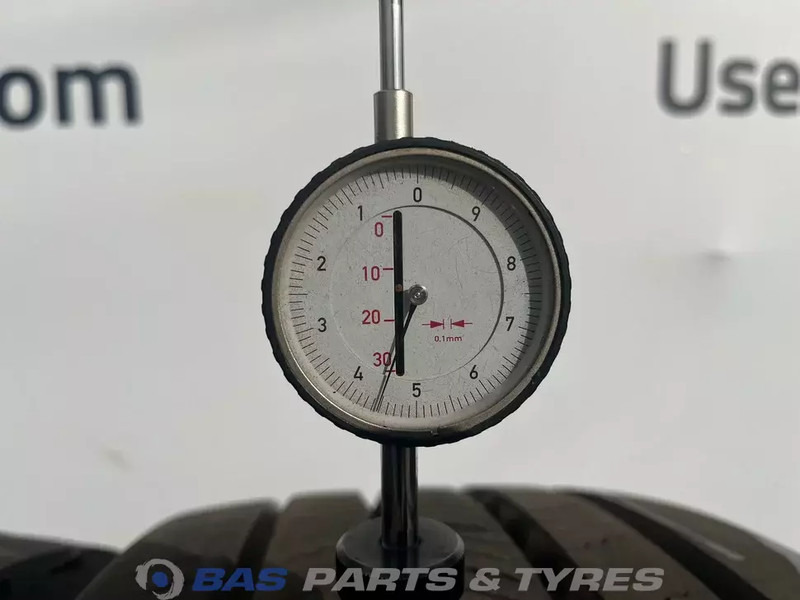Continental Continental 295/80R22.5 Hybrid HS3 152/148 M M+S 3PMSF gebruikte set - Tire for Truck: picture 3 Continental Continental 295/80R22.5 Hybrid HS3 152/148 M M+S 3PMSF gebruikte set - Tire for Truck: picture 3