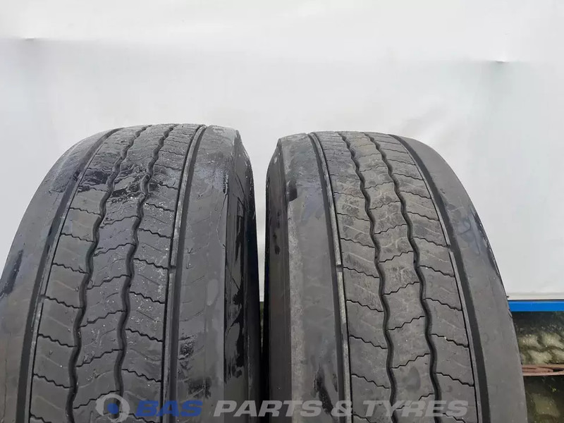 Continental Continental 315/70R22.5 Hybrid HS5 156/150 M+S 3PMSF gebruikte set - Tire for Truck: picture 2 Continental Continental 315/70R22.5 Hybrid HS5 156/150 M+S 3PMSF gebruikte set - Tire for Truck: picture 2