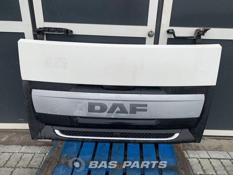 DAF XF106 Grille DAF 1892076 - Grill for Truck: picture 1 DAF XF106 Grille DAF 1892076 - Grill for Truck: picture 1