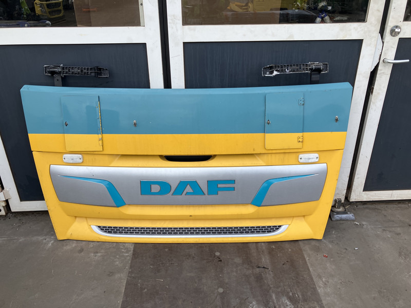 DAF XF106 Grille DAF 1892076 - Grill for Truck: picture 1 DAF XF106 Grille DAF 1892076 - Grill for Truck: picture 1