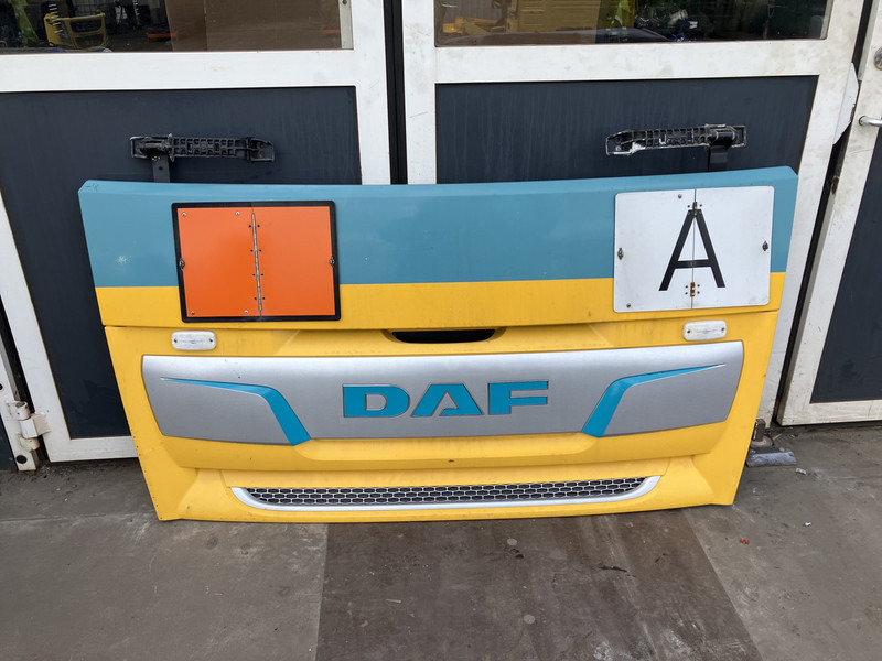 DAF XF106 Grille DAF 1892076 - Grill for Truck: picture 2 DAF XF106 Grille DAF 1892076 - Grill for Truck: picture 2
