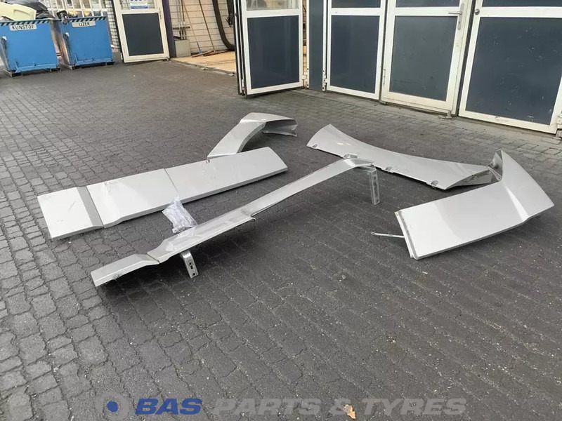 DAF XF106 Spoilerset DAF Super Space Cab L2H3 1836001 - Aerodynamics/ Spoiler for Truck: picture 2 DAF XF106 Spoilerset DAF Super Space Cab L2H3 1836001 - Aerodynamics/ Spoiler for Truck: picture 2