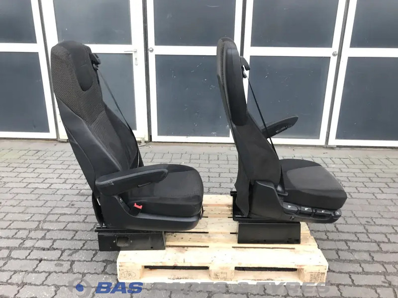 DAF XF106 Stoelen set DAF 1844340 - Seat for Truck: picture 4 DAF XF106 Stoelen set DAF 1844340 - Seat for Truck: picture 4