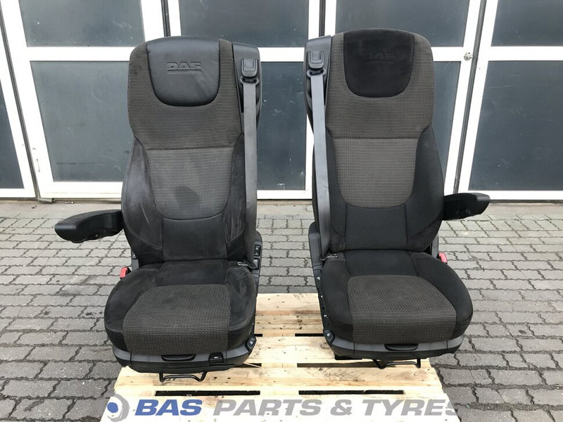 DAF XF106 Stoelen set DAF 1844340 - Seat for Truck: picture 1 DAF XF106 Stoelen set DAF 1844340 - Seat for Truck: picture 1