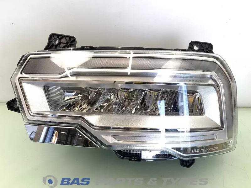 DAF XG - Headlight for Truck: picture 1 DAF XG - Headlight for Truck: picture 1