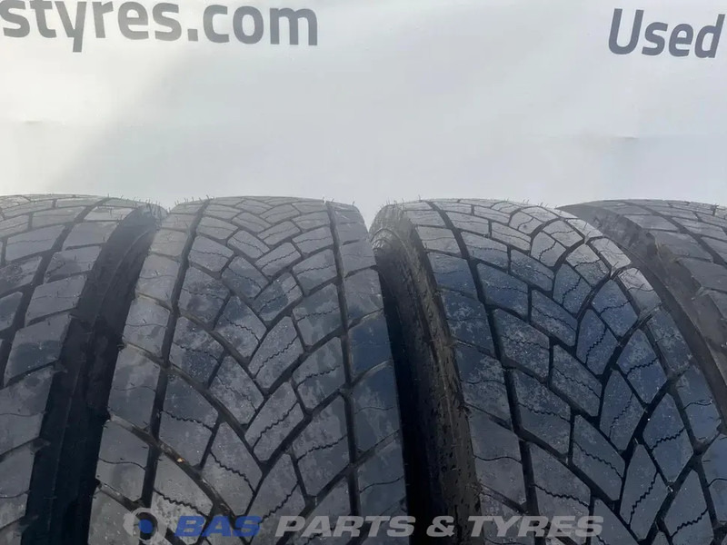 Goodyear Goodyear 295/80R22.5 152/148 K M+S 3PMSF gebruikte set - Tire for Truck: picture 2 Goodyear Goodyear 295/80R22.5 152/148 K M+S 3PMSF gebruikte set - Tire for Truck: picture 2
