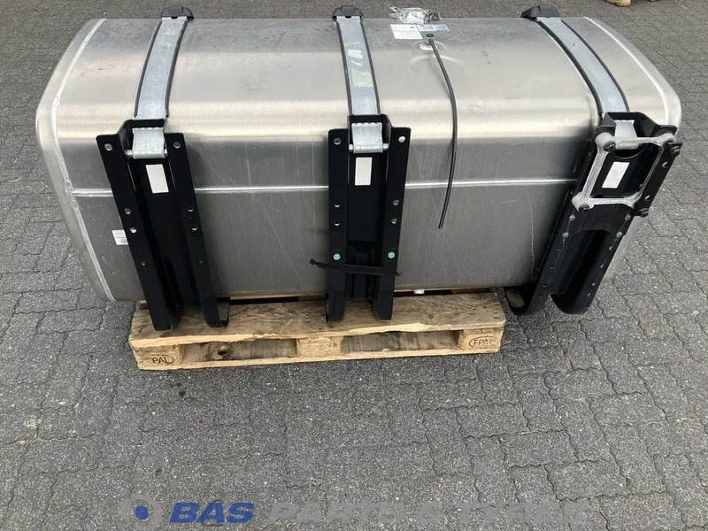 MAN Brandstoftank MAN 710 Liter 81122016766 - Fuel tank for Truck: picture 2 MAN Brandstoftank MAN 710 Liter 81122016766 - Fuel tank for Truck: picture 2