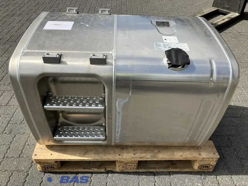 MAN - Fuel tank for Truck: picture 1 MAN - Fuel tank for Truck: picture 1