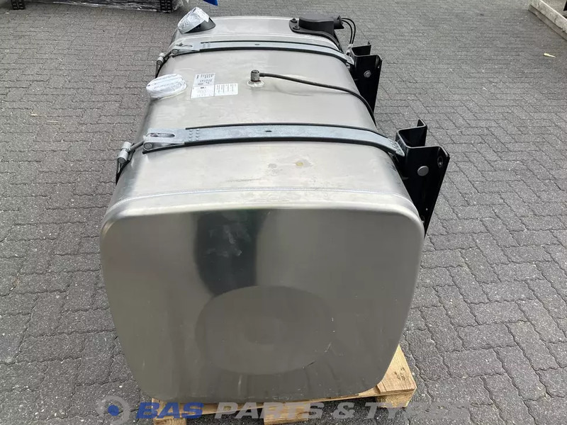 MAN - Fuel tank for Truck: picture 2 MAN - Fuel tank for Truck: picture 2