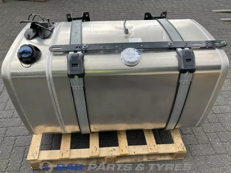 MAN - Fuel tank for Truck: picture 1 MAN - Fuel tank for Truck: picture 1
