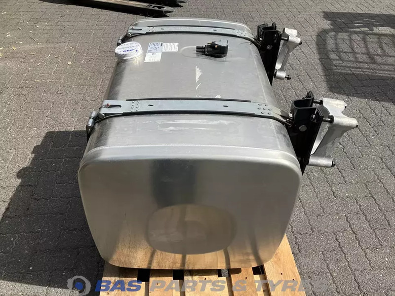 MAN - Fuel tank for Truck: picture 2 MAN - Fuel tank for Truck: picture 2
