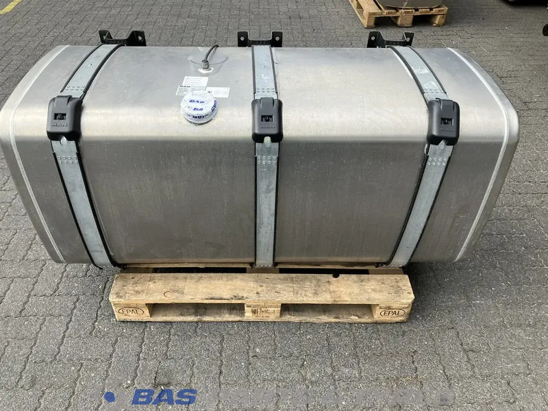 MAN - Fuel tank for Truck: picture 1 MAN - Fuel tank for Truck: picture 1