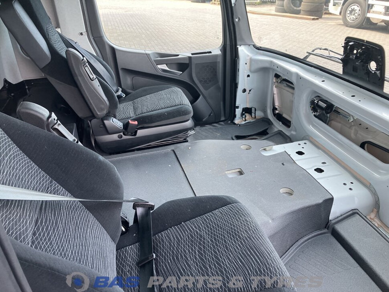 Cab and interior for Truck Mercedes-Benz Actros MP5 Mercedes ClassicSpace M-cab L1EH1 A 000 600 01 01: picture 6