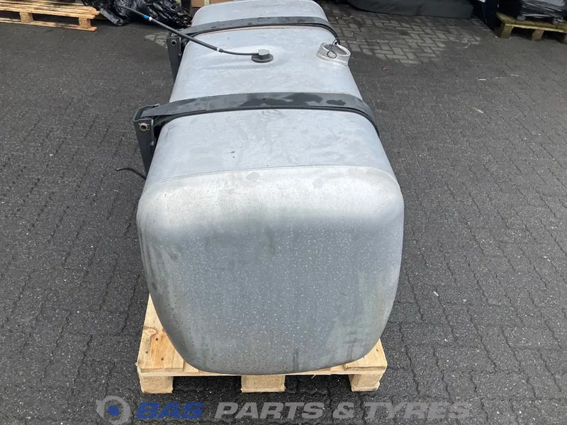 Mercedes-Benz Brandstoftank Mercedes 630 Liter A 960 470 39 03 - Fuel tank for Truck: picture 4 Mercedes-Benz Brandstoftank Mercedes 630 Liter A 960 470 39 03 - Fuel tank for Truck: picture 4