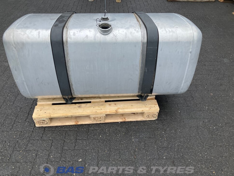 Mercedes-Benz Brandstoftank Mercedes 630 Liter A 960 470 39 03 - Fuel tank for Truck: picture 1 Mercedes-Benz Brandstoftank Mercedes 630 Liter A 960 470 39 03 - Fuel tank for Truck: picture 1