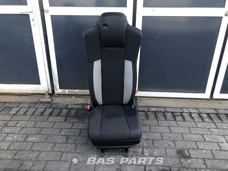 Renault Bestuurdersstoel Renault 7482514709 - Seat for Truck: picture 1 Renault Bestuurdersstoel Renault 7482514709 - Seat for Truck: picture 1
