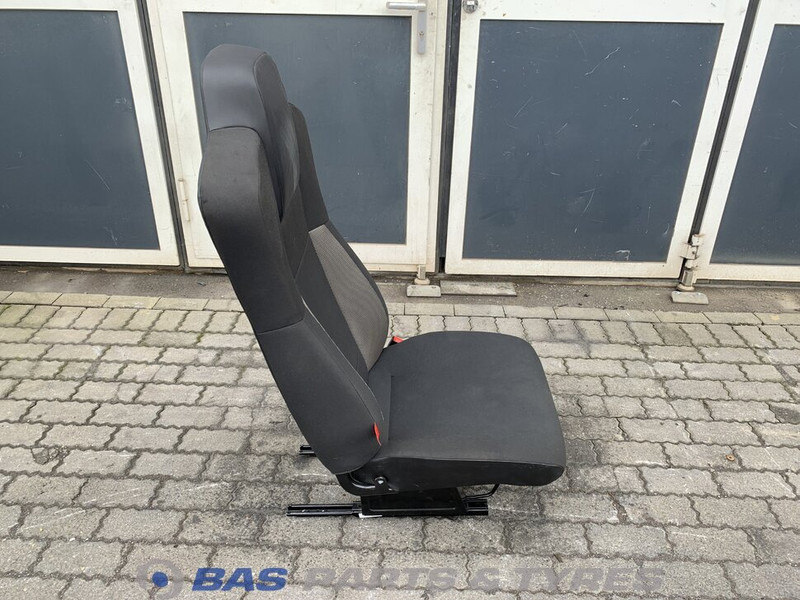 Renault Bijrijdersstoel Renault 7482514839 - Seat for Truck: picture 4 Renault Bijrijdersstoel Renault 7482514839 - Seat for Truck: picture 4