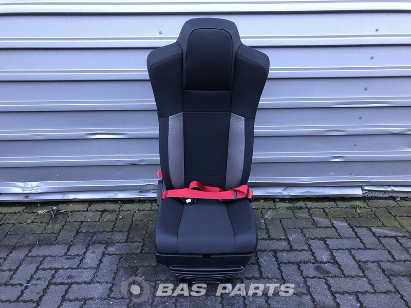 Renault D-Serie Bijrijdersstoel Renault 7482514739 - Seat for Truck: picture 1 Renault D-Serie Bijrijdersstoel Renault 7482514739 - Seat for Truck: picture 1