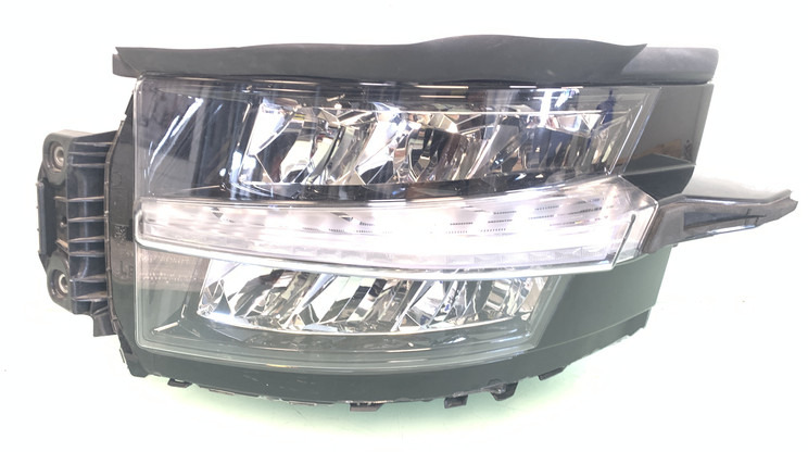 Renault - Headlight for Truck: picture 1 Renault - Headlight for Truck: picture 1