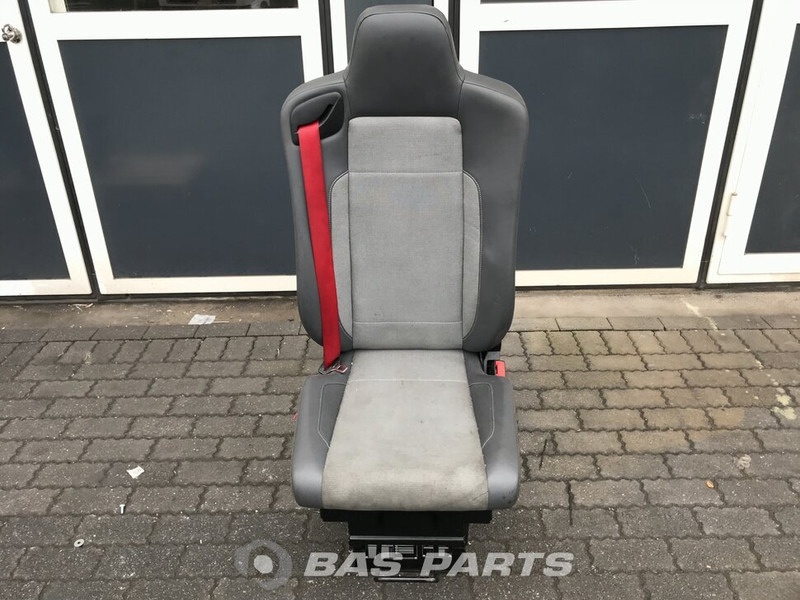 Renault T-Serie Bijrijdersstoel Renault 7421615420 - Seat for Truck: picture 1 Renault T-Serie Bijrijdersstoel Renault 7421615420 - Seat for Truck: picture 1