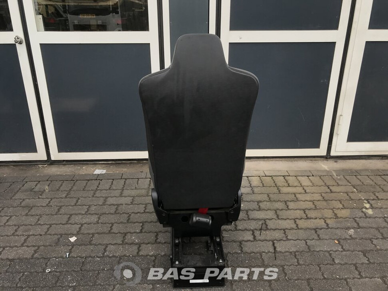 Renault T-Serie Bijrijdersstoel Renault 7421615420 - Seat for Truck: picture 3 Renault T-Serie Bijrijdersstoel Renault 7421615420 - Seat for Truck: picture 3