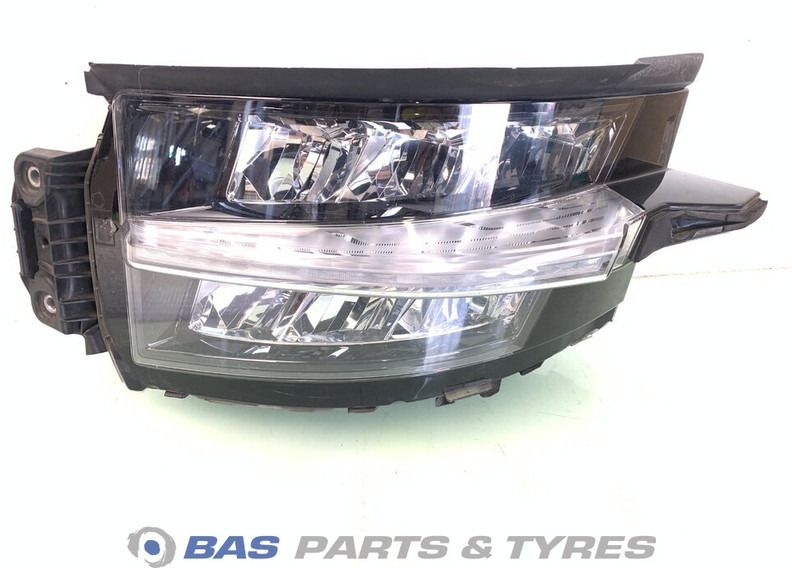 Renault T-Serie Evolution - Headlight for Truck: picture 1 Renault T-Serie Evolution - Headlight for Truck: picture 1