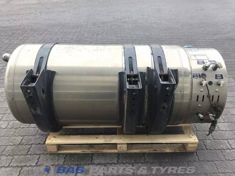 Scania LNG tank Scania 352 Liter 1776103 - Fuel tank for Truck: picture 3 Scania LNG tank Scania 352 Liter 1776103 - Fuel tank for Truck: picture 3