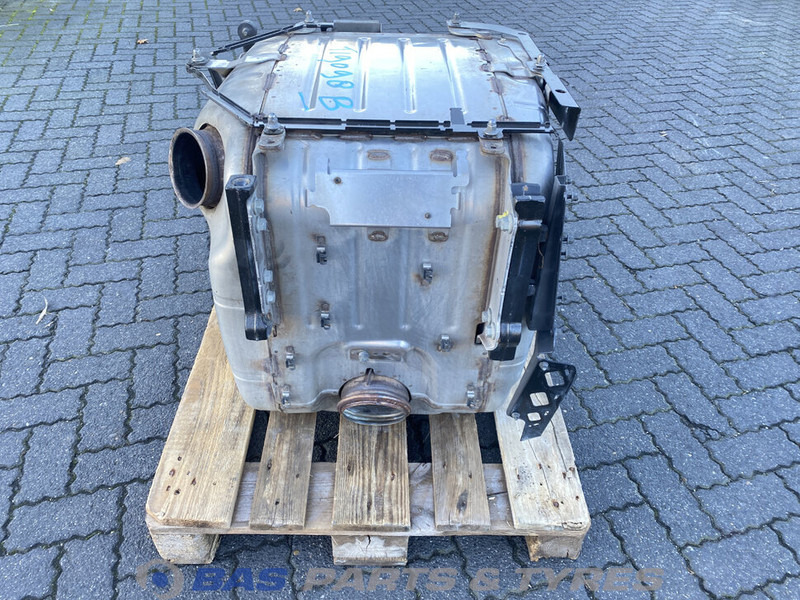 Scania Uitlaatdemper Scania 2202422 - Catalytic converter for Truck: picture 1 Scania Uitlaatdemper Scania 2202422 - Catalytic converter for Truck: picture 1