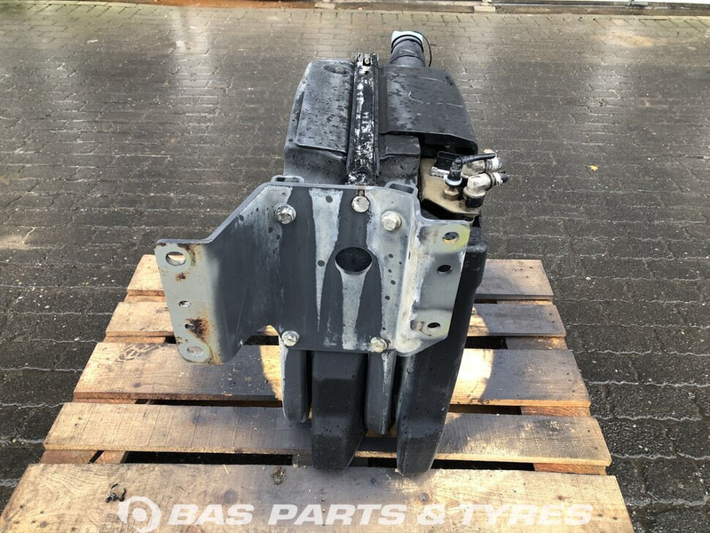 DAF DAF AdBlue tank 1928707 - Spare parts for Truck: picture 3 DAF DAF AdBlue tank 1928707 - Spare parts for Truck: picture 3