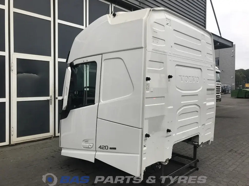 Volvo FH4 Volvo Globetrotter L2H2 82219166 - Cab and interior for Truck: picture 3 Volvo FH4 Volvo Globetrotter L2H2 82219166 - Cab and interior for Truck: picture 3