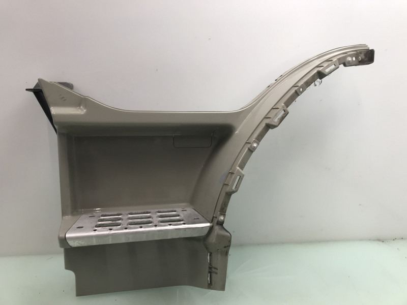 Volvo FM4 Opstap Links Volvo 82644146 - Body and exterior for Truck: picture 1 Volvo FM4 Opstap Links Volvo 82644146 - Body and exterior for Truck: picture 1