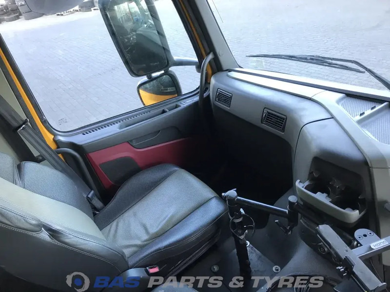 Volvo FM4 Volvo Day Cab L1EH1 3175942 - Cab and interior for Truck: picture 5 Volvo FM4 Volvo Day Cab L1EH1 3175942 - Cab and interior for Truck: picture 5