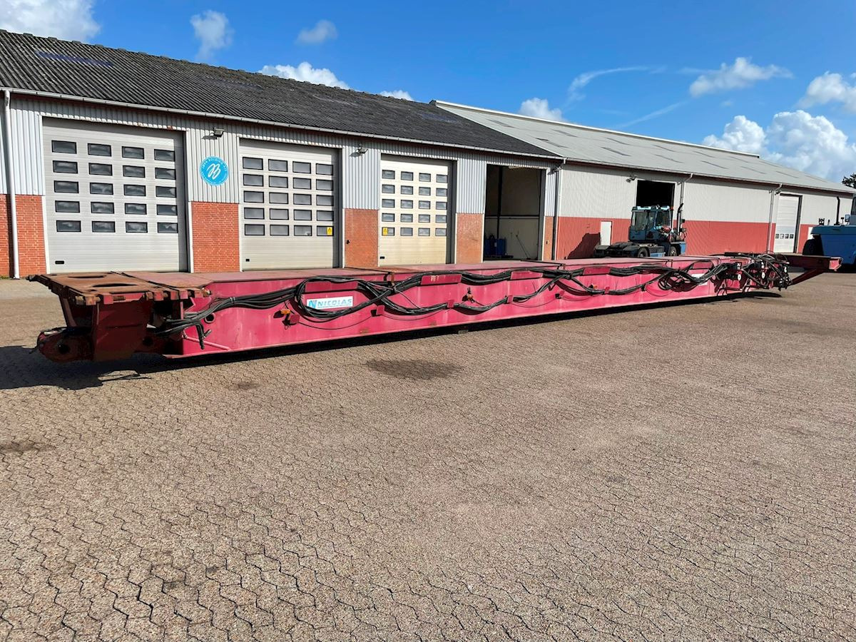 Nicolas  - Low loader semi-trailer: picture 1 Nicolas  - Low loader semi-trailer: picture 1