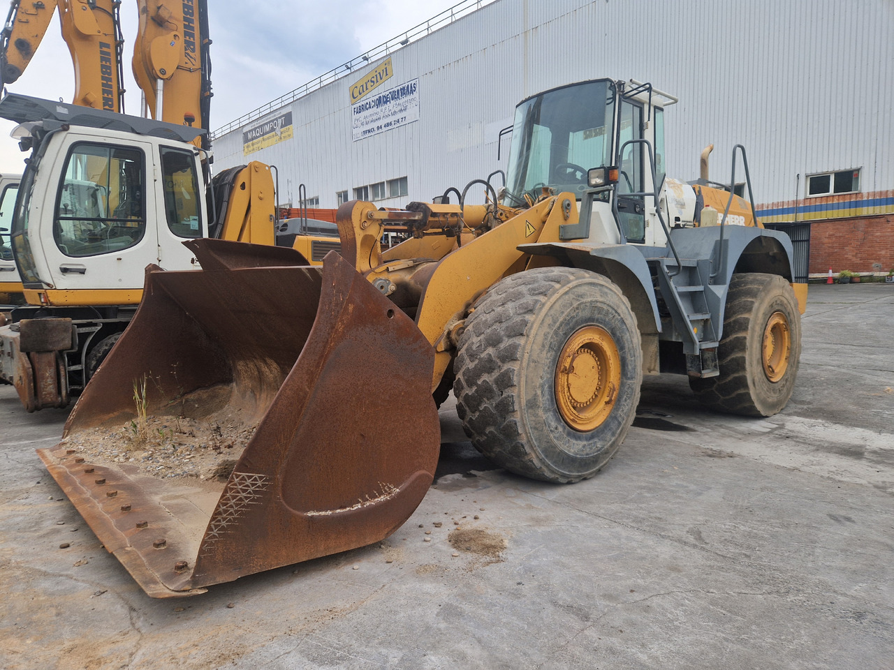 LIEBHERR L564 N/S: 4620899 (2001) - Wheel loader: picture 2 LIEBHERR L564 N/S: 4620899 (2001) - Wheel loader: picture 2