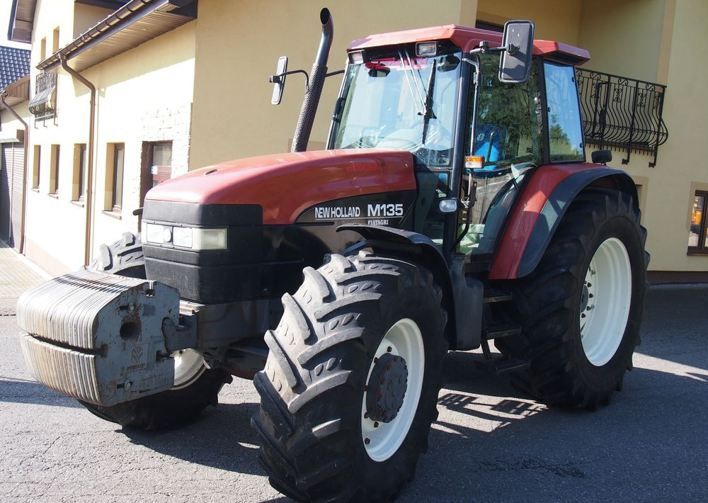 Ciągnik New Holland NH M 135 1998 NEW HOLLAND TM M135 - Farm tractor: picture 2 Ciągnik New Holland NH M 135 1998 NEW HOLLAND TM M135 - Farm tractor: picture 2