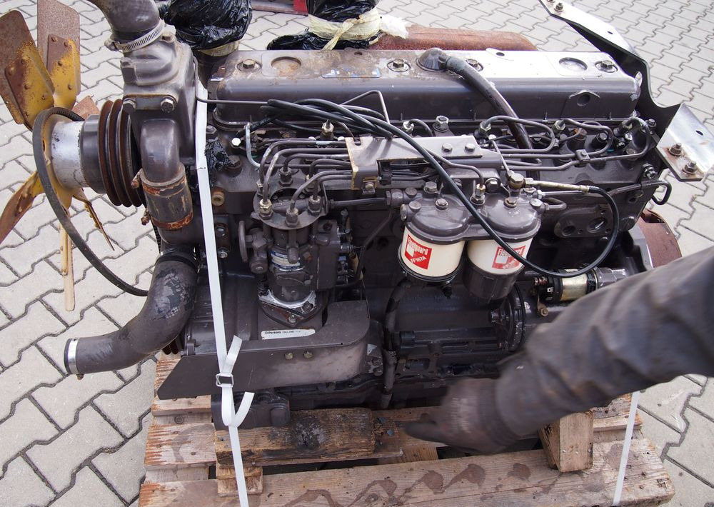 Części do Ciągnika Massey Ferguson MF 3000 Silnik 6 cylindrowy Perkins A6.354
Ciśnienie oleju na wolnych obrotach 4bary - Engine for Agricultural machinery: picture 2 Części do Ciągnika Massey Ferguson MF 3000 Silnik 6 cylindrowy Perkins A6.354
Ciśnienie oleju na wolnych obrotach 4bary - Engine for Agricultural machinery: picture 2