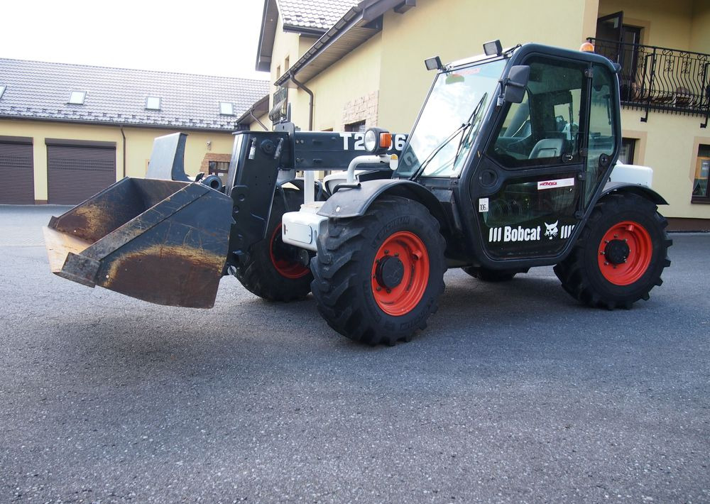 Telescopic handler Ładowarka teleskopowa Bobcat T2556 2005 Ładowarka teleskopowa BOBCAT: picture 19 Telescopic handler Ładowarka teleskopowa Bobcat T2556 2005 Ładowarka teleskopowa BOBCAT: picture 19
