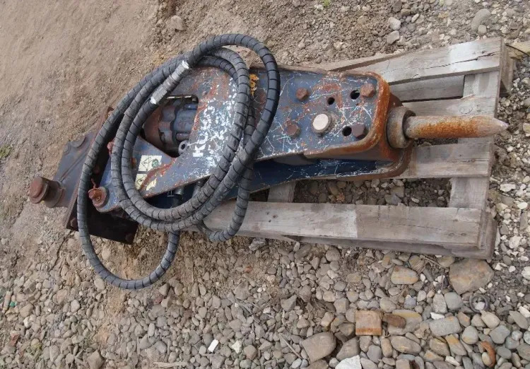 Młotek do kucia Kubota 2010 wyburzeniowy - Hydraulic hammer for Construction machinery: picture 1 Młotek do kucia Kubota 2010 wyburzeniowy - Hydraulic hammer for Construction machinery: picture 1