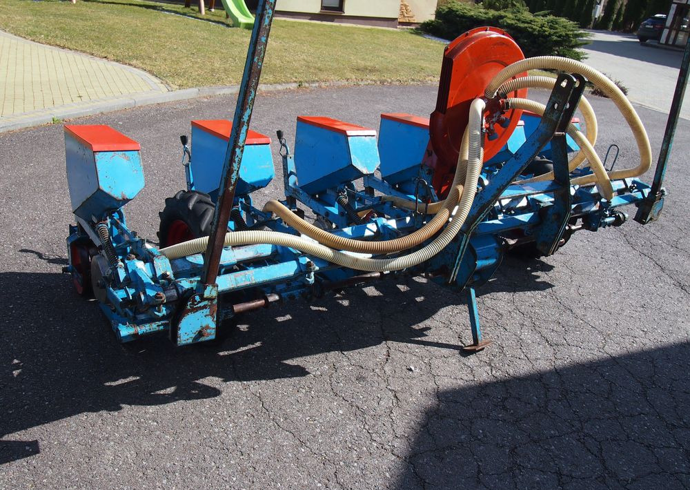 Siewnik Monosem   do kukurydzy ,buraków i słonecznika - Precision sowing machine: picture 3 Siewnik Monosem   do kukurydzy ,buraków i słonecznika - Precision sowing machine: picture 3