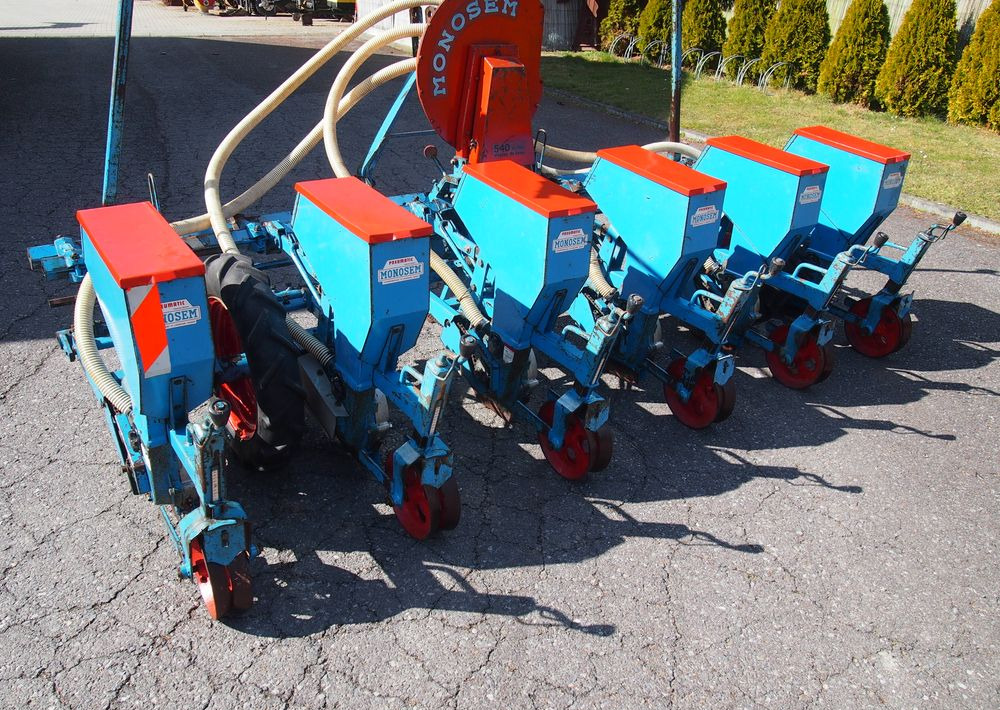 Siewnik Monosem   do kukurydzy ,buraków i słonecznika - Precision sowing machine: picture 1 Siewnik Monosem   do kukurydzy ,buraków i słonecznika - Precision sowing machine: picture 1