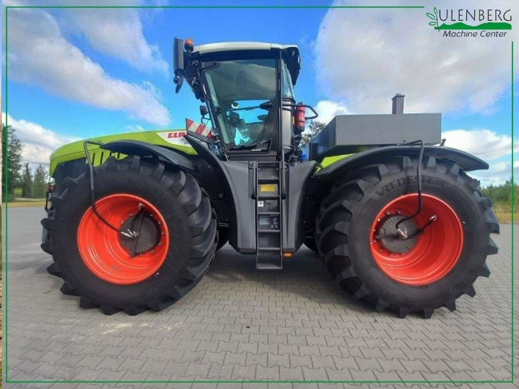 Farm tractor Claas XERION 5000: picture 1
