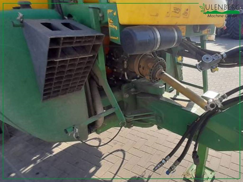 Trailed sprayer John Deere M 740: picture 7