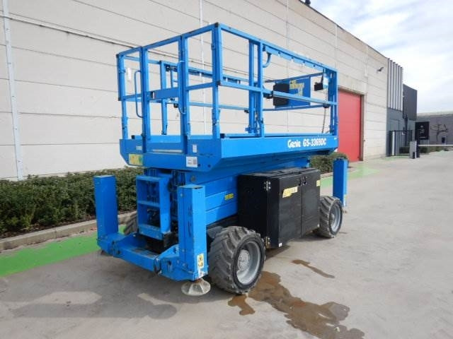 Genie GS3369DC - Scissor lift: picture 2 Genie GS3369DC - Scissor lift: picture 2