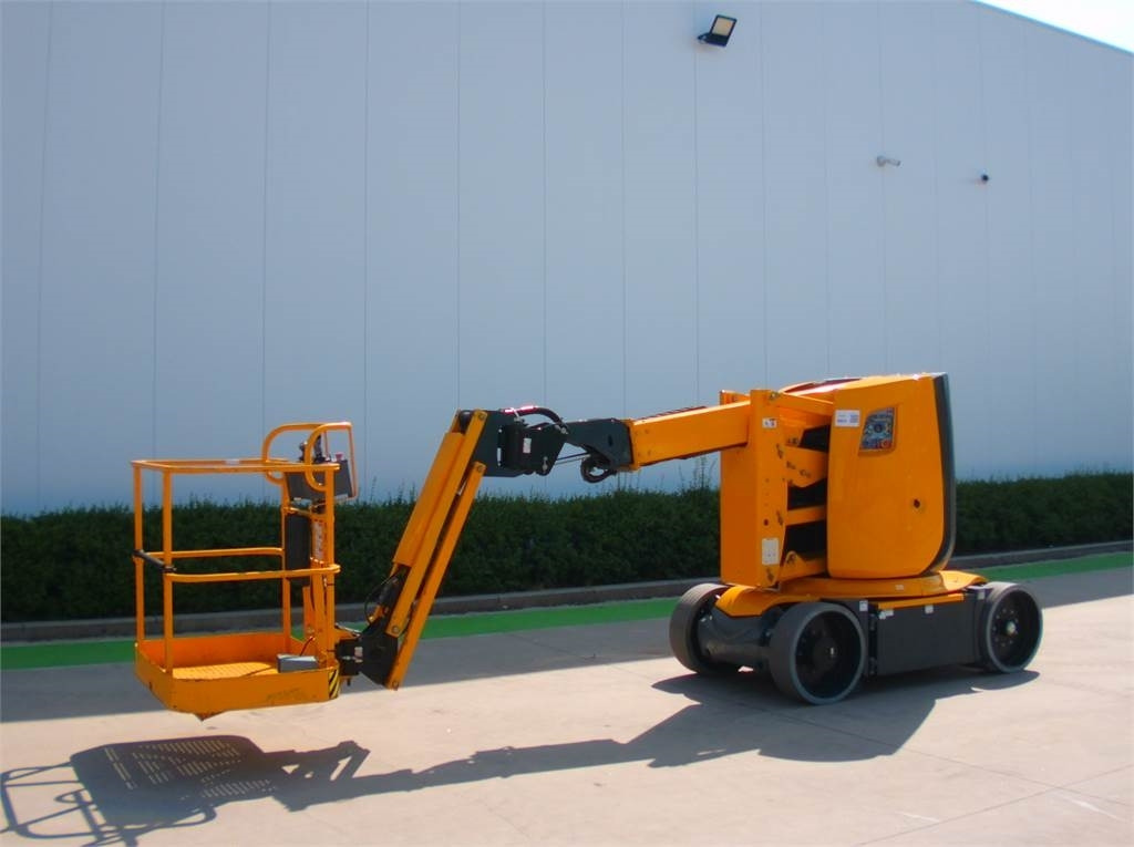 Haulotte HA12CJ+  - Articulated boom: picture 2 Haulotte HA12CJ+  - Articulated boom: picture 2