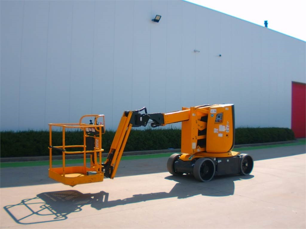 Haulotte HA12CJ+  - Articulated boom: picture 2 Haulotte HA12CJ+  - Articulated boom: picture 2