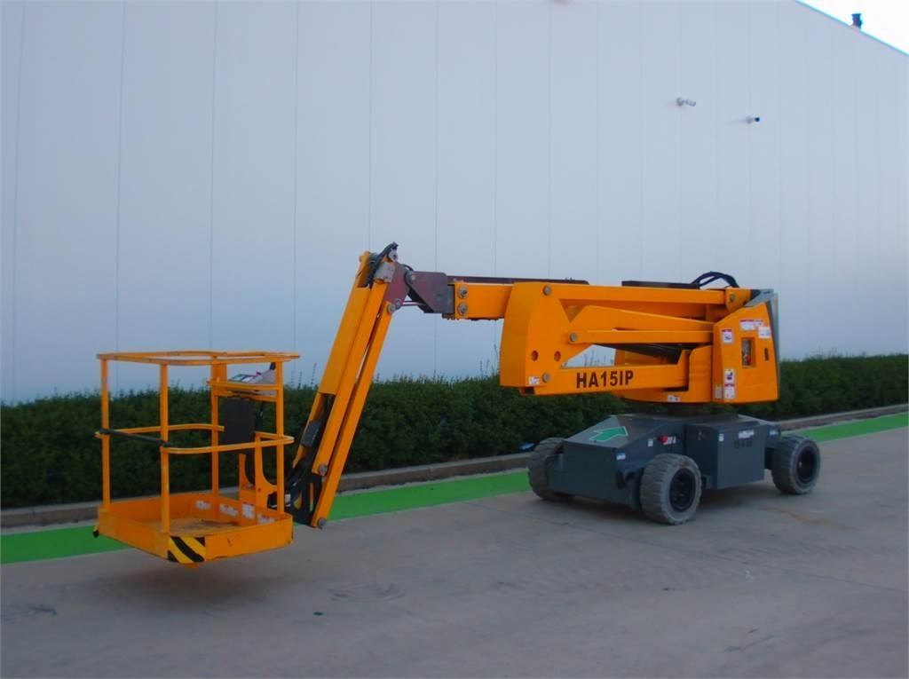 Haulotte HA15IP - Articulated boom: picture 2 Haulotte HA15IP - Articulated boom: picture 2