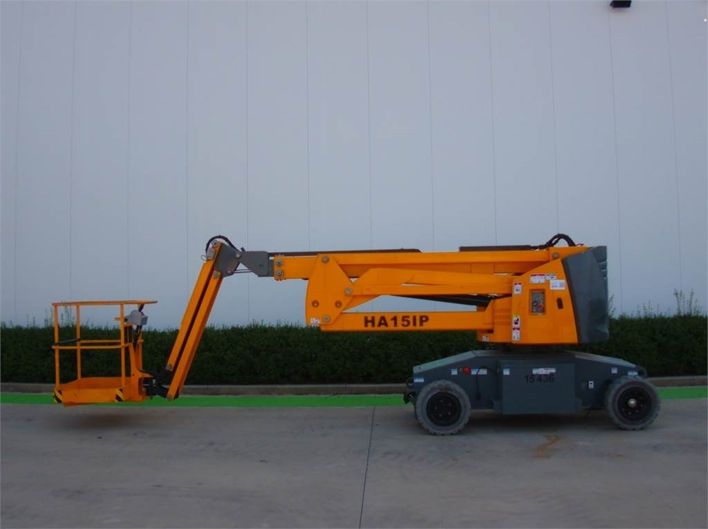 Haulotte HA15IP - Articulated boom: picture 1 Haulotte HA15IP - Articulated boom: picture 1