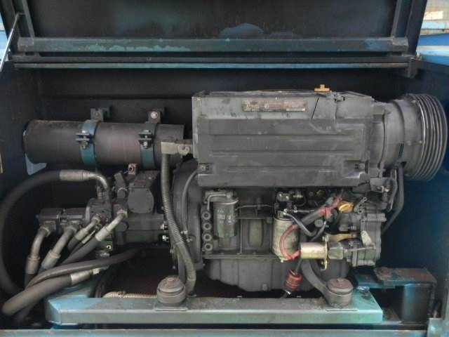 Holland Lift M250DL27 - Scissor lift: picture 5 Holland Lift M250DL27 - Scissor lift: picture 5